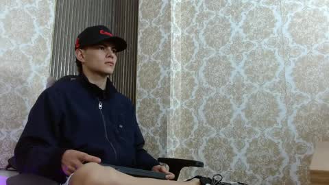 milo_tay1 online show from 04.01.26