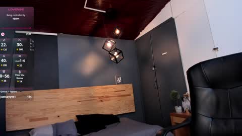 Snapshot of milu_collins chatting on 01.16.25 Milu online show from 01.16.25