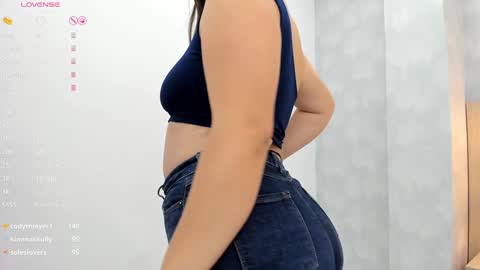 Snapshot of milu_gomez chatting on 12.04.24 Milu Gomez online show from 12.04.24