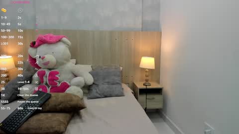 Snapshot of milu_gomez chatting on 12.12.24 Milu Gomez online show from 12.12.24