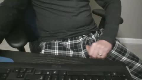 Snapshot of milwaukeebadger24 chatting on 11.26.25 milwaukeebadger24 online show from 11.26.25