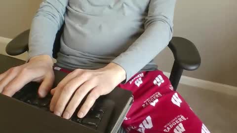 Snapshot of milwaukeebadger24 chatting on 02.04.26 milwaukeebadger24 online show from 02.04.26