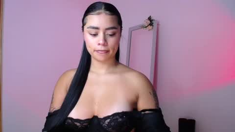 Mily Ortiz online show from 10.21.25