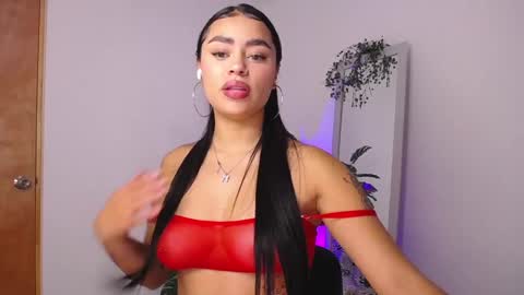 Mily Ortiz online show from 11.04.25