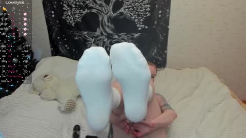 Snapshot of milymi_ chatting on 12.13.24 Milena and Jasper online show from 12.13.24