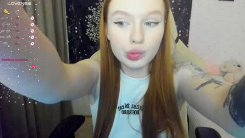 Snapshot of milymi_ chatting on 01.22.25 Milena and Jasper online show from 01.22.25