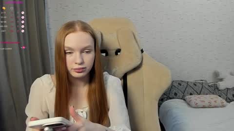 Snapshot of milymi_ chatting on 02.13.25 Milena and Jasper online show from 02.13.25