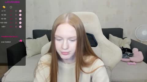 Snapshot of milymi_ chatting on 09.18.25 Milena and Jasper online show from 09.18.25