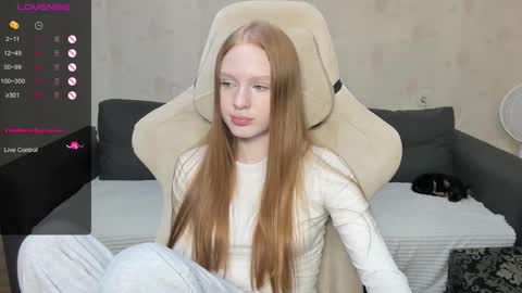 Snapshot of milymi_ chatting on 09.24.25 Milena and Jasper online show from 09.24.25