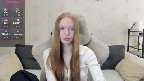 Snapshot of milymi_ chatting on 10.18.25 Milena and Jasper online show from 10.18.25