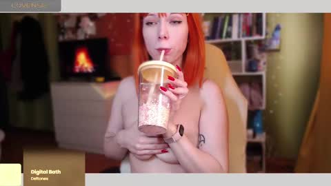 Snapshot of mimibunxo chatting on 03.08.25 Mimi Bunny  online show from 03.08.25