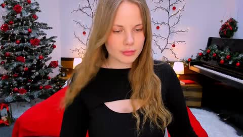 Snapshot of mimicass chatting on 01.10.25 Kelly online show from 01.10.25