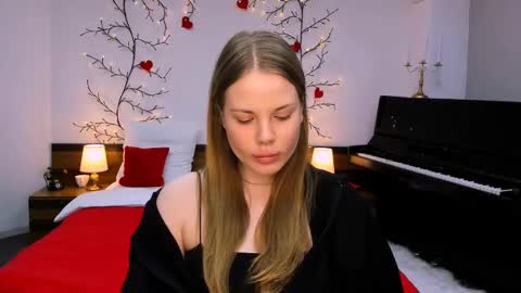 Snapshot of mimicass chatting on 03.05.25 Kelly online show from 03.05.25