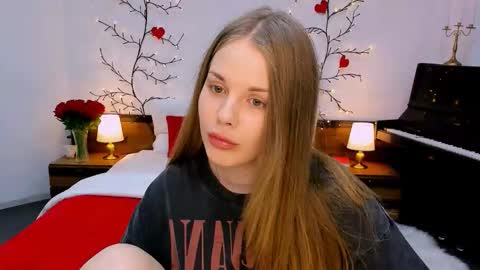 Snapshot of mimicass chatting on 09.13.25 Kelly online show from 09.13.25