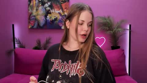 Snapshot of mimicass chatting on 10.17.25 Kelly online show from 10.17.25