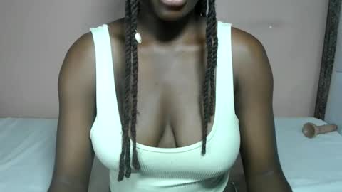 Snapshot of mimiebony chatting on 06.10.26 mimiebony online show from 06.10.26