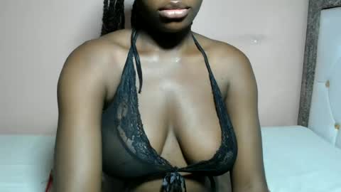 Snapshot of mimiebony chatting on 06.12.26 mimiebony online show from 06.12.26