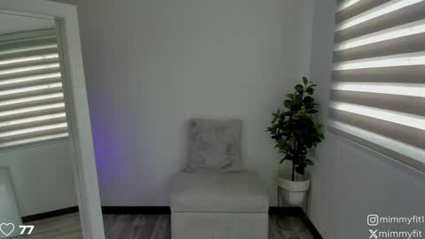 Snapshot of mimmyfit1 chatting on 12.19.24 mimmyfit1 online show from 12.19.24