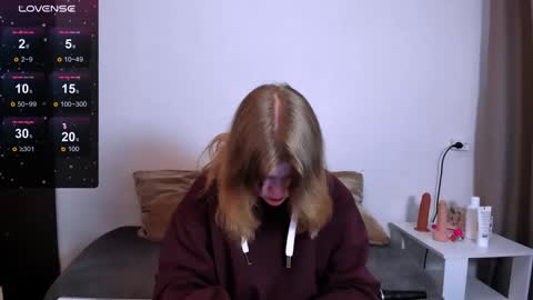 hi Im Mina  online show from 02.06.25