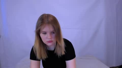 hi Im Mina  online show from 02.14.25