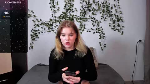 hi Im Mina  online show from 02.25.25