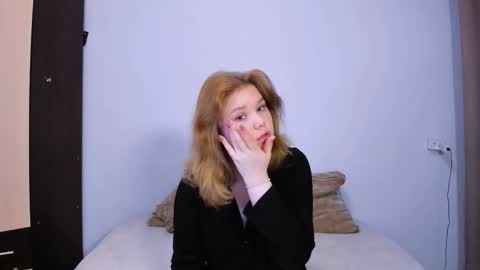 hi Im Mina  online show from 09.15.25