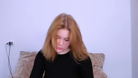 hi Im Mina  online show from 10.26.25