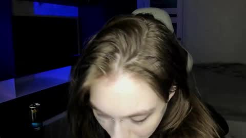 minadzukii online show from 11.19.25