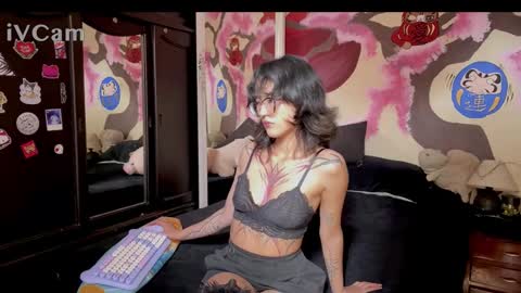 Snapshot of minami_suki chatting on 02.22.26 Suki 3 online show from 02.22.26