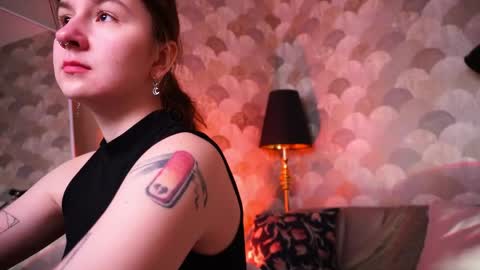 Frances  Next streams Thu Fri Sat 8am -  4pm GMT3 online show from 04.19.26