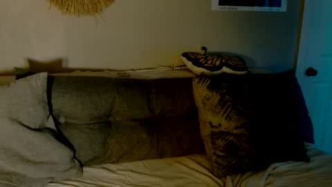 Mindy online show from 12.14.25