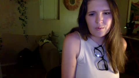 Snapshot of mindymounds chatting on 07.13.26 Mindy online show from 07.13.26