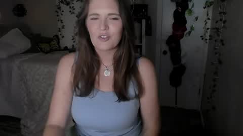 Snapshot of mindymounds chatting on 07.19.26 Mindy online show from 07.19.26