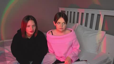 KarinaLeila online show from 09.17.25