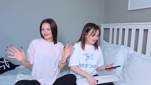 KarinaLeila online show from 09.24.25