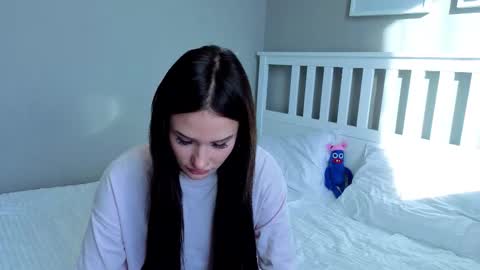 KarinaLeila online show from 10.27.25