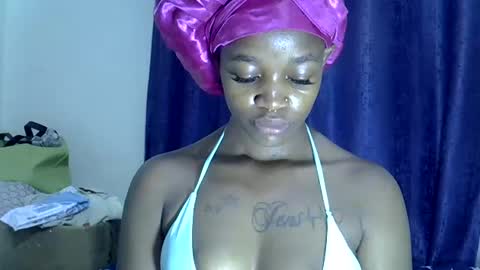 Snapshot of mini_charm chatting on 07.01.26 VERONICA MUTAMBI online show from 07.01.26