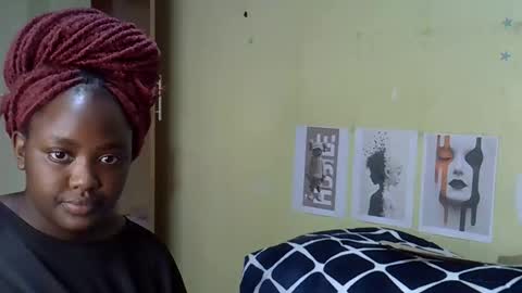 Snapshot of mini_karee chatting on 02.18.26 mini_karee online show from 02.18.26