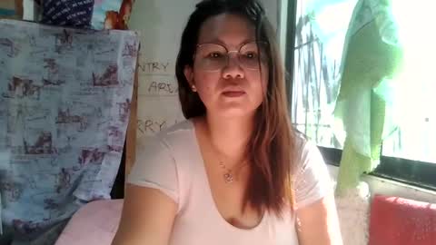 Snapshot of minimahal chatting on 06.16.26 minimahal online show from 06.16.26
