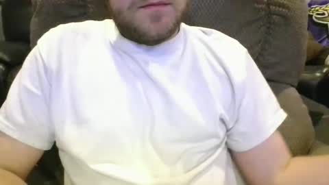 Snapshot of minnesotaguy2525 chatting on 12.01.25 Minnesota Guy online show from 12.01.25