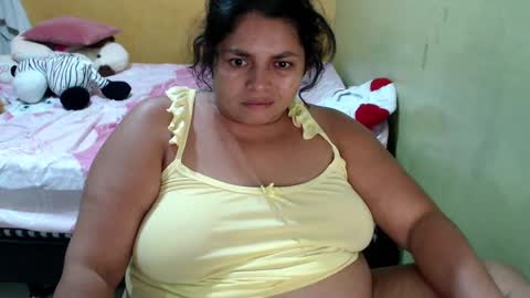 Snapshot of minnie_bbw69 chatting on 02.19.25 Andrea online show from 02.19.25