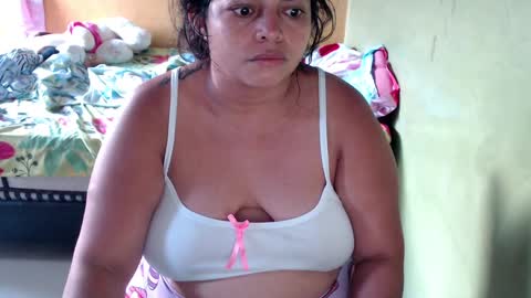 Snapshot of minnie_bbw69 chatting on 03.01.25 Andrea online show from 03.01.25
