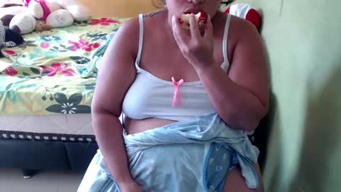 Snapshot of minnie_bbw69 chatting on 03.01.25 Andrea online show from 03.01.25
