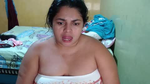 Snapshot of minnie_bbw69 chatting on 10.05.25 Andrea online show from 10.05.25