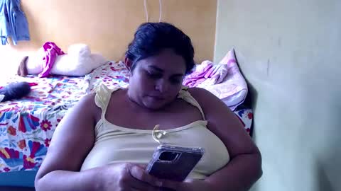 Snapshot of minnie_bbw69 chatting on 10.20.25 Andrea online show from 10.20.25