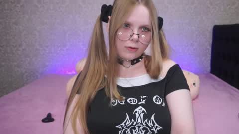 Vikki online show from 04.24.26