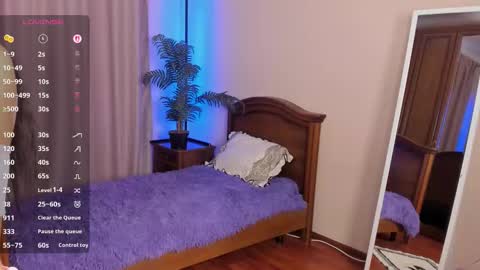 Snapshot of mioflare chatting on 11.11.25 Mio online show from 11.11.25