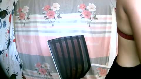 Snapshot of miorah chatting on 01.17.25 miorah online show from 01.17.25