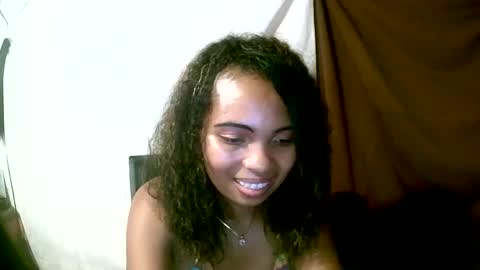 Snapshot of miorah chatting on 02.08.25 miorah online show from 02.08.25