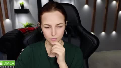 Snapshot of mira_mermayd chatting on 12.22.24 Mira online show from 12.22.24